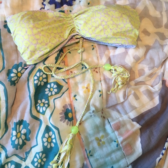 Reversible pink and green strapless bikini top - Picture 1 of 3